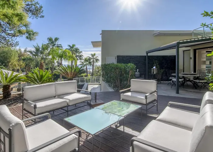 Ref 2156 - - For Rent * Cannes