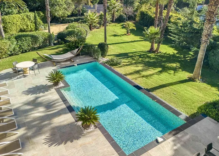فيلة Ref 2156 - - For Rent كان