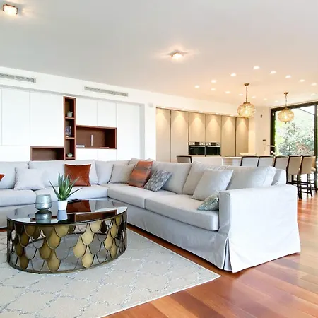 Ref 2156 - - For Rent *